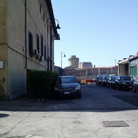 Affittacamere " Il Porto " ลีวอร์โน ภายนอก รูปภาพ