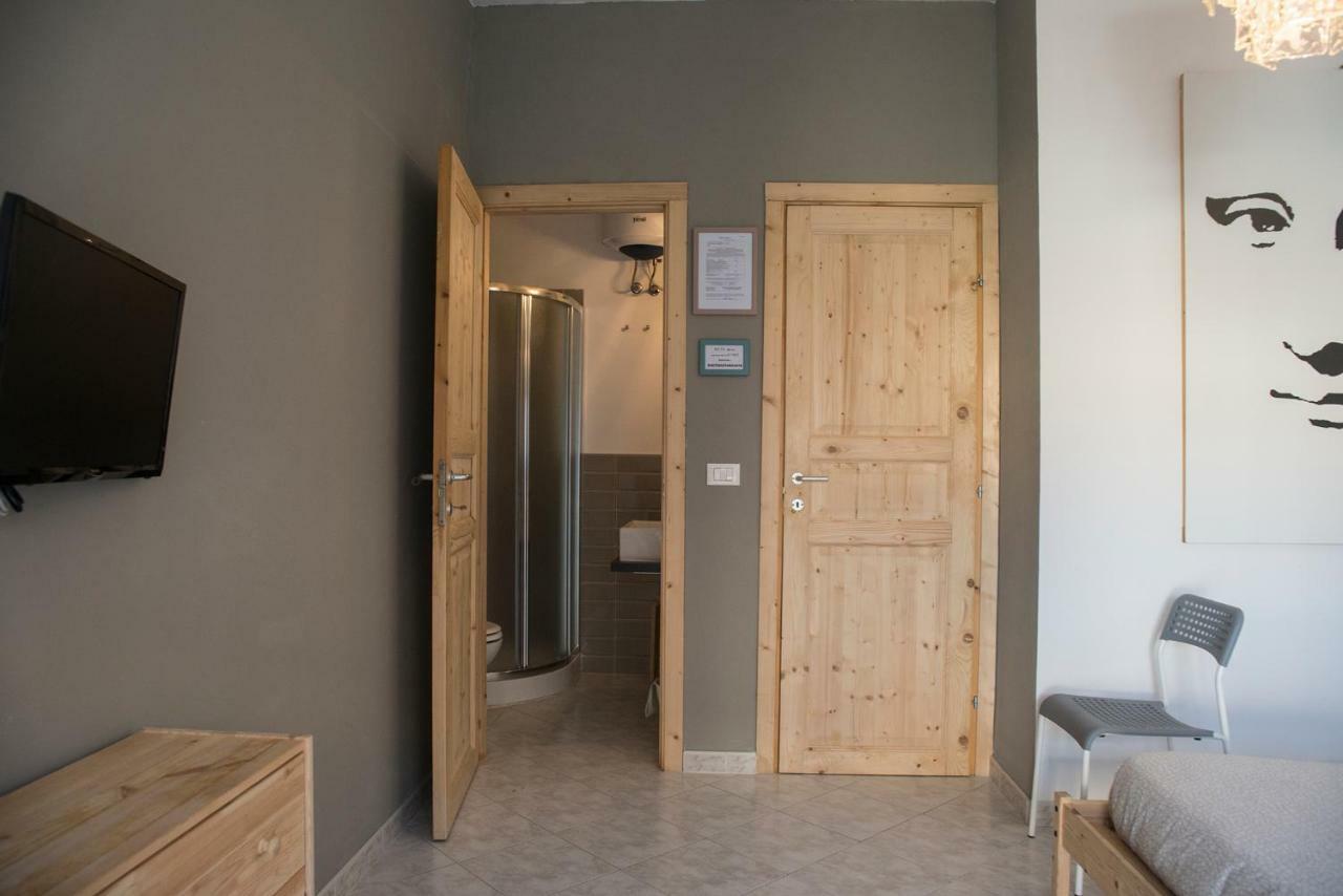 Affittacamere " Il Porto " ลีวอร์โน ภายนอก รูปภาพ