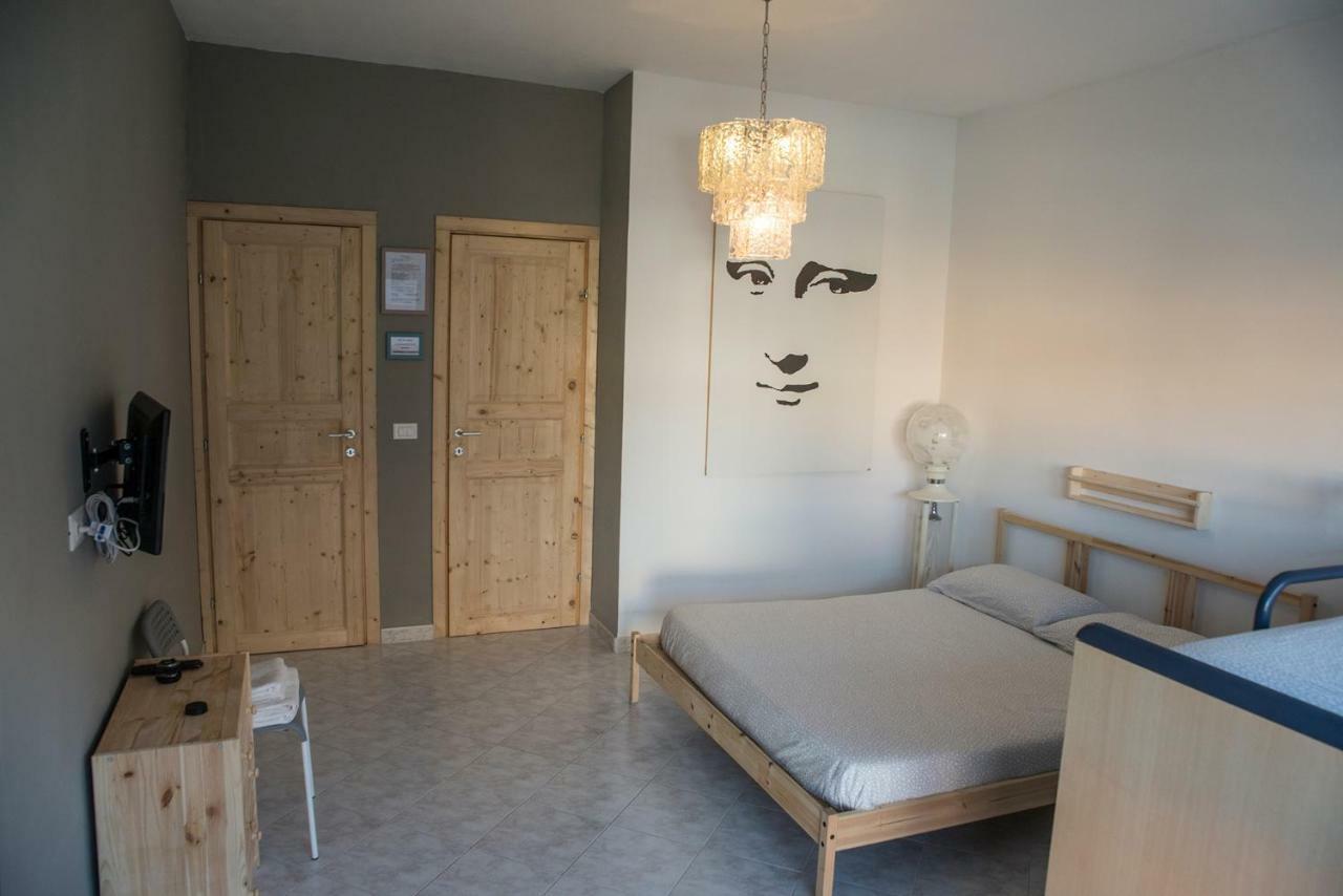 Affittacamere " Il Porto " ลีวอร์โน ภายนอก รูปภาพ