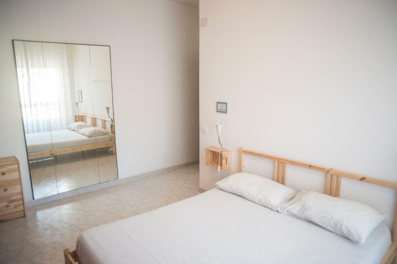 Affittacamere " Il Porto " ลีวอร์โน ภายนอก รูปภาพ